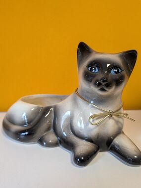 Vintage Ceramic Siamese Cat Planter in Cream and Brown